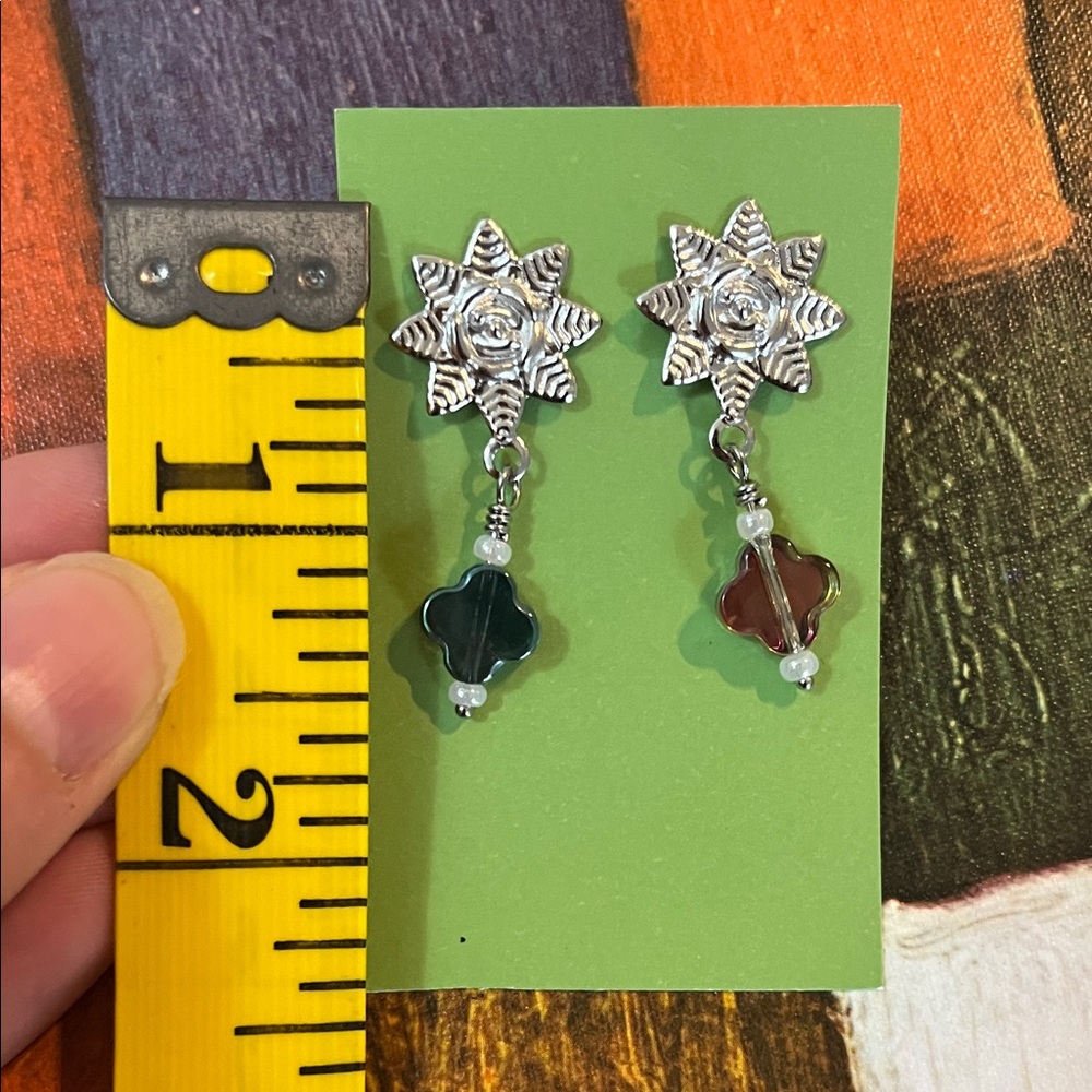 Unique dangle earrings - Picture 4 of 5